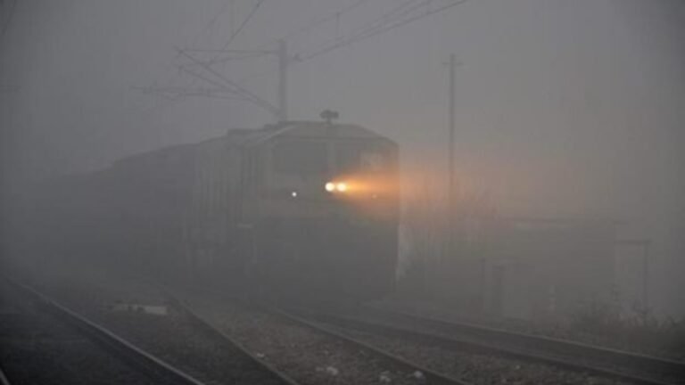 Cold Wave Tightens Its Grip on Northern India; Flight Operations Hit, Train Schedules Disrupted