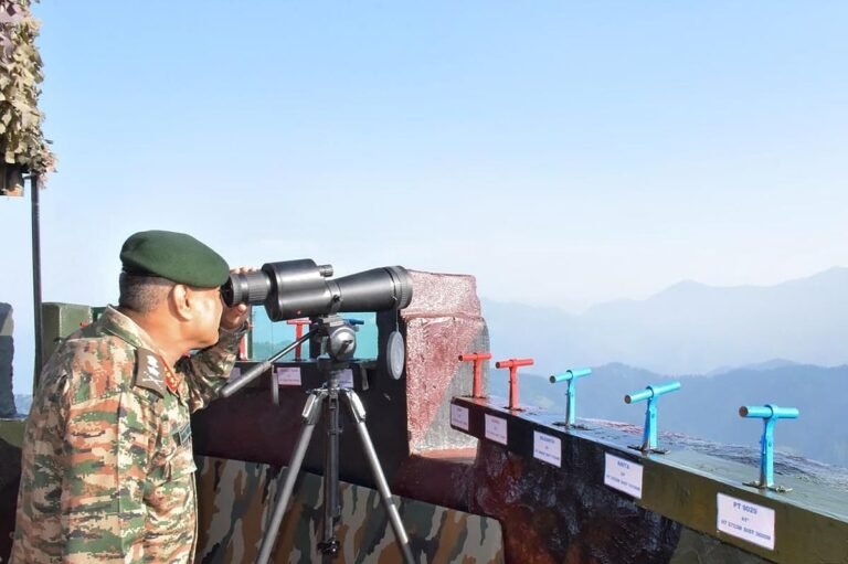 Senior Army Officer Inspects Forward Areas in J&K, Assesses Operational Readiness