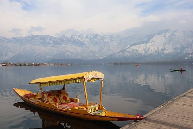 Kashmir Witnesses Below-Normal Night Temperatures, Except in Gulmarg and Kokernag