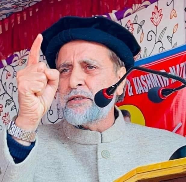 Omar Abdullah Asserts: Mian Altaf Ahmad Is No Outsider
